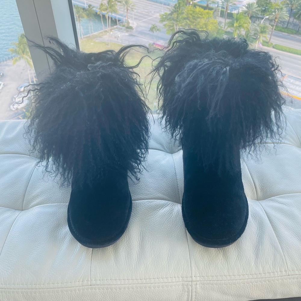 Bearpaw Black Boots